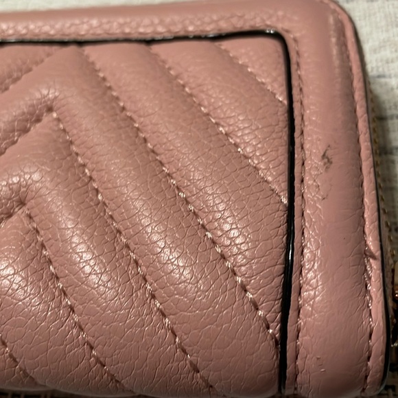 VICTORIA'S SECRET Small Wallet with Zip, Blush Pink, quilted V pattern - Picture 5 of 8